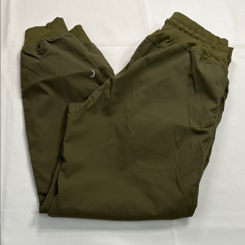 Green Elastic Waist Joggers with Cuffed Ankles - Picture 3 of 6